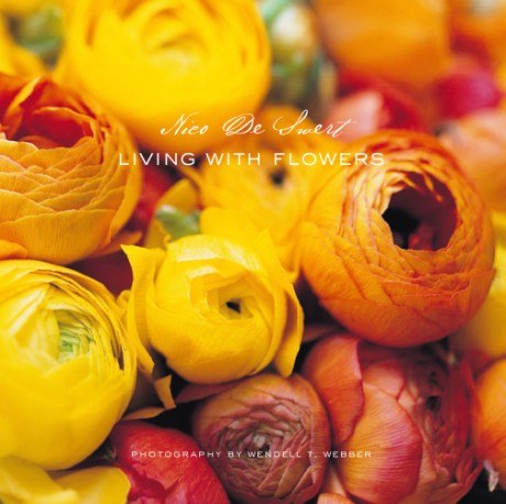 Cover image for Living with Flowers 