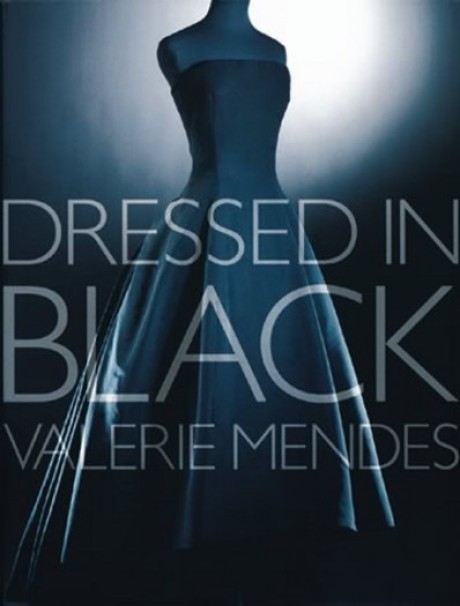 Cover image for Dressed in Black 