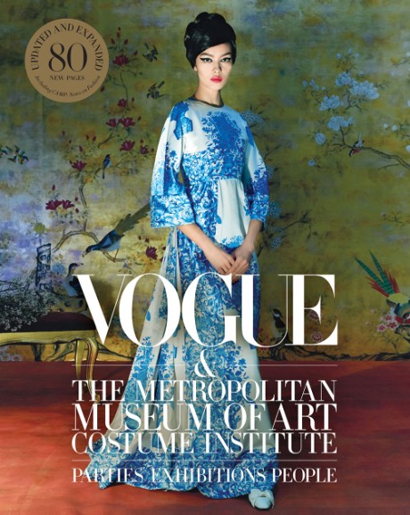 Cover image for Vogue and the Metropolitan Museum of Art Costume Institute Updated Edition